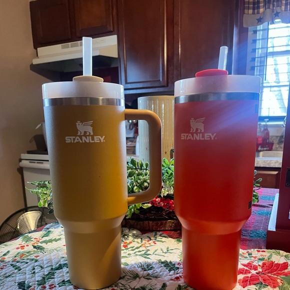 Stanley Cup Bundle - Picture 2 of 13